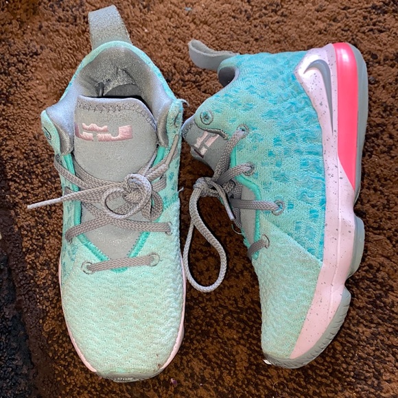 lebron 17 light aqua